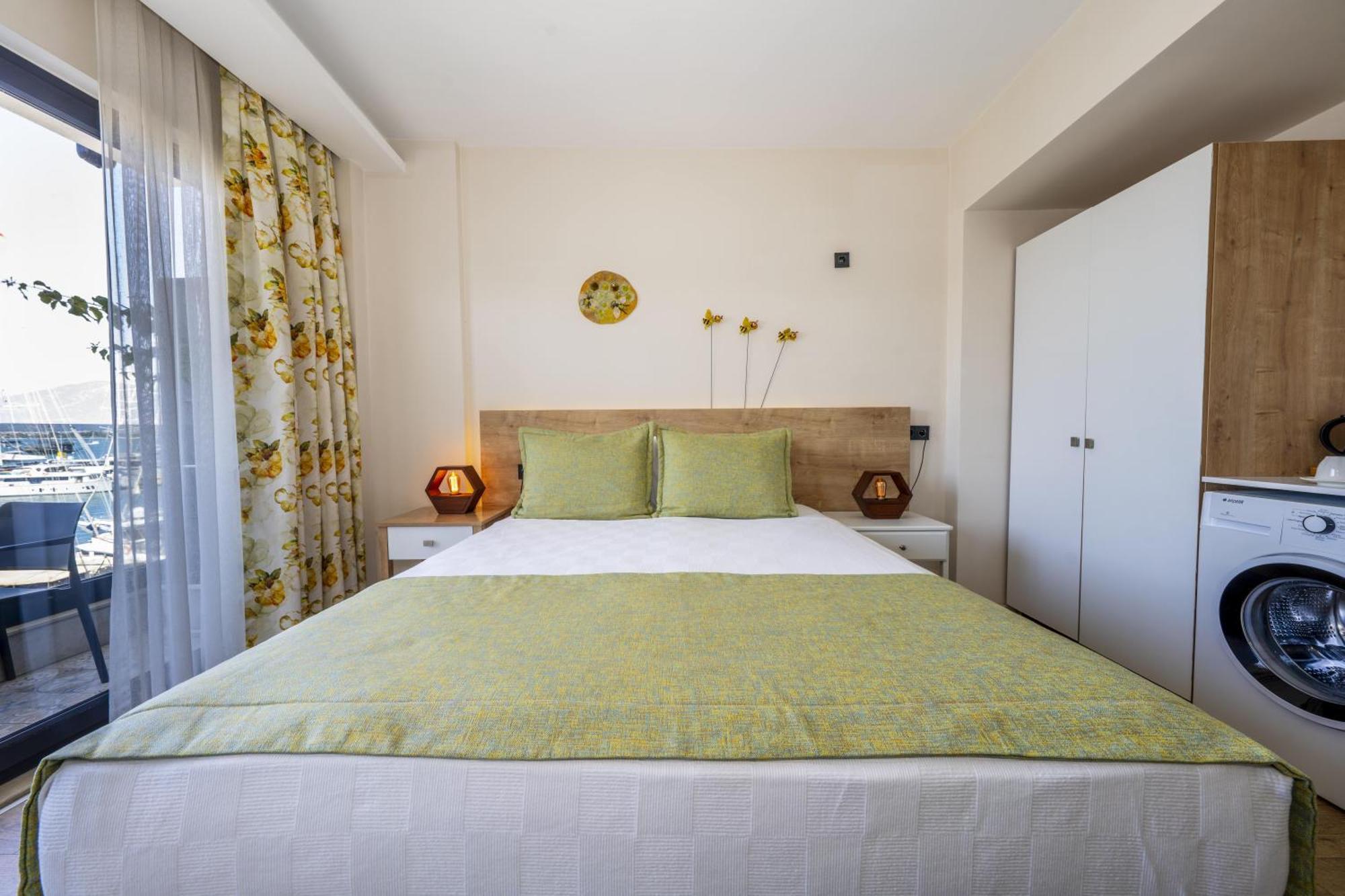 Ece Marina Suites Fethiye Eksteriør billede